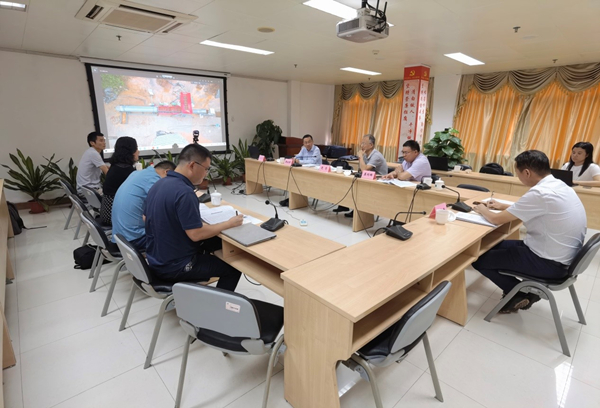 國家重點研發(fā)計劃項目課題任務“渣-土分離及固化穩(wěn)定化一體修復裝備”順利通過專家驗收2.jpg